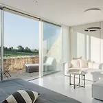 Modernes In Den Weinbergen Der Pfalz