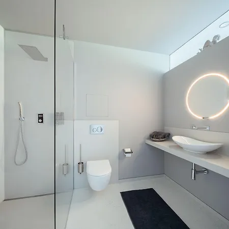 Modernes In Den Weinbergen Der Pfalz