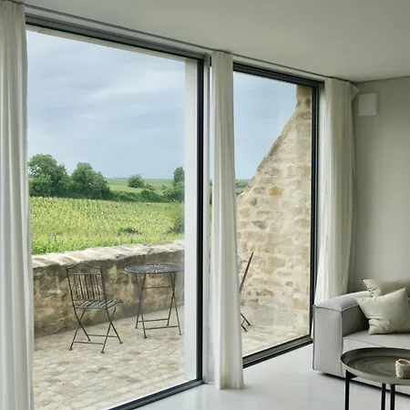 Modernes In Den Weinbergen Der Pfalz