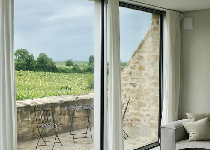 Modernes In Den Weinbergen Der Pfalz